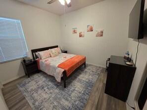 4 bedrooms, iron/ironing board, free WiFi, bed sheets