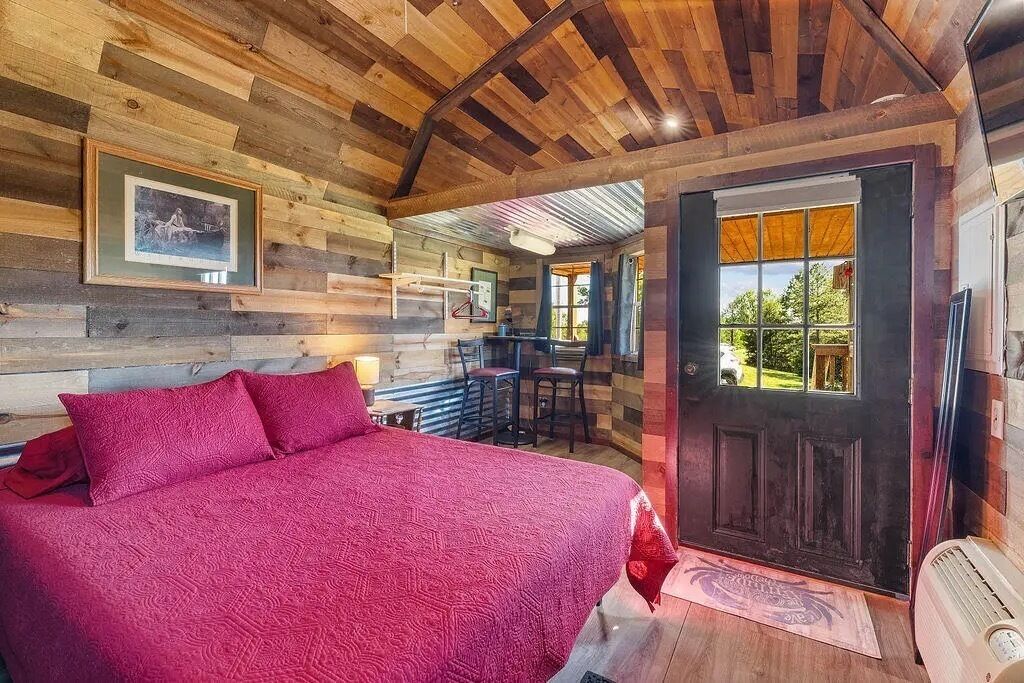 WiFi, bed sheets