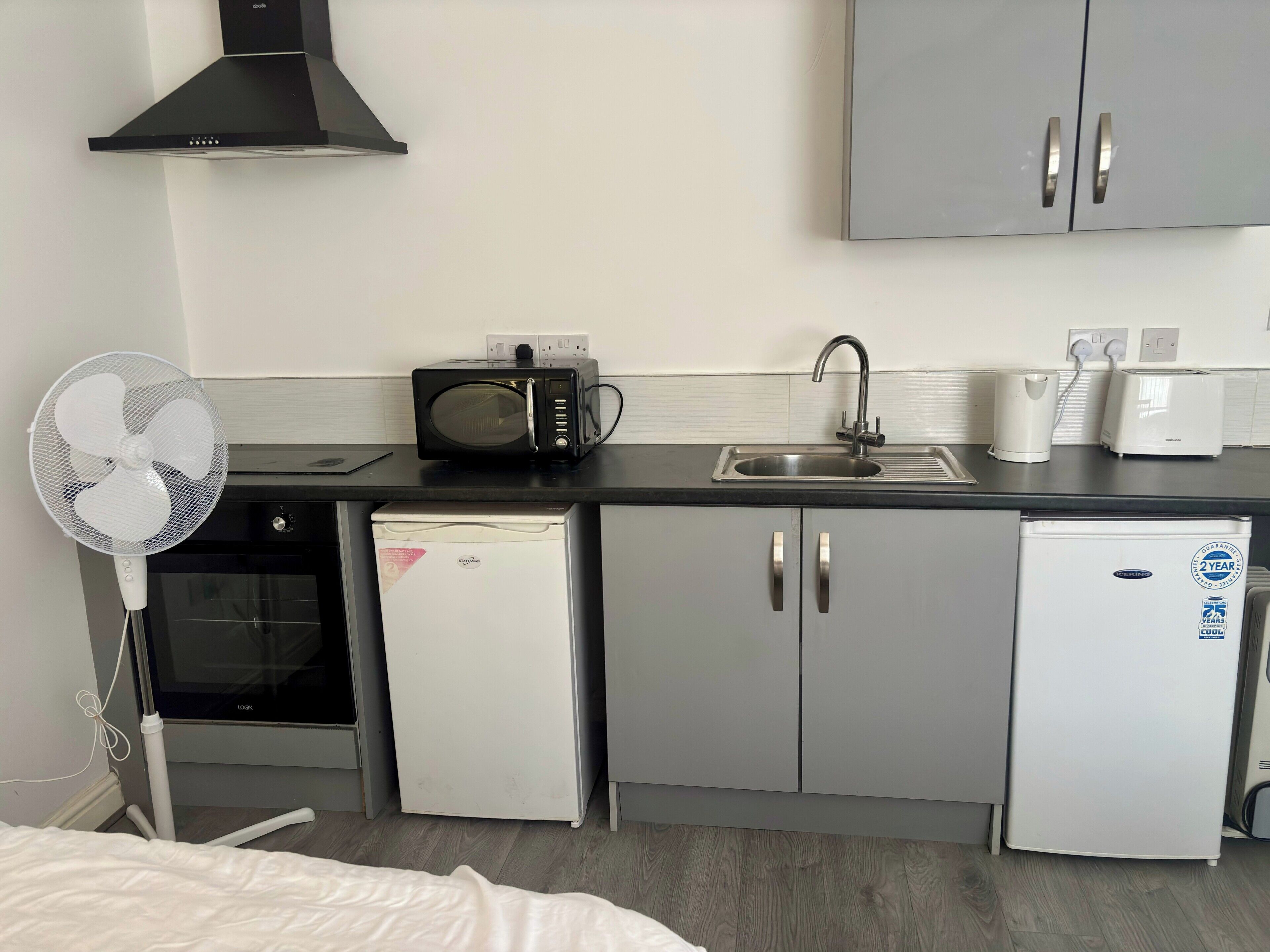 Fridge, microwave, oven