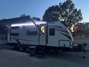 Exterior - Cozy 1-bedroom recreational vehicle in peaceful La Center. Sleeps 5. (La Center)