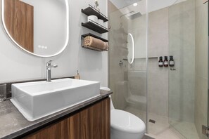 Handtücher, Seife, Toilettenpapier