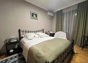 Family Quadruple Room, Balcony, City View | Desk, free WiFi - Tbilisi Funduki Guest House (Tbilisi)