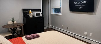 BED AND BATH W/D IN BUILDING /Private Entrance