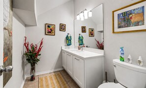 Bathroom - Modern North Dallas Home - 3BR + Fitness Area (Dallas)