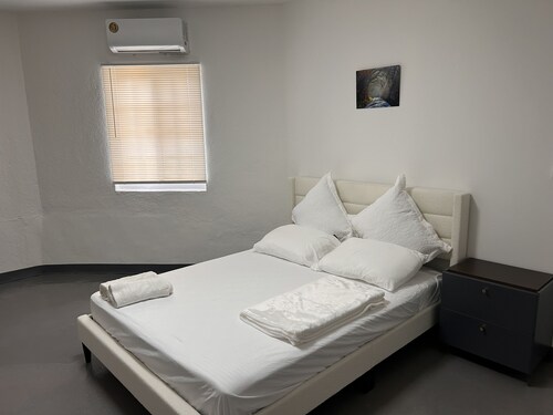 Hagat Sunset Retreat - Hibiscus Unit