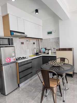 Private kitchen - Cactus Land  offers a home away from home comfort (Nairobi)