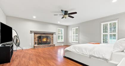 The Farm at Burns Bridge • Made for Gathering • Sleeps 12 • Near Clemson