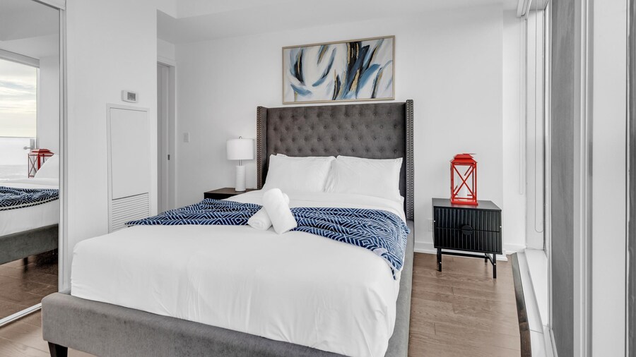 StayToronto - The York Suites