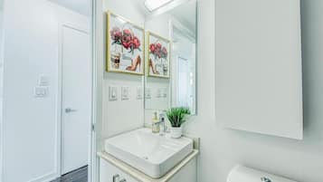 Suite | Bathroom