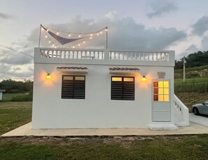Exterior - 2-bedroom house in awesome Aguadilla with cool AC (Aguadilla)