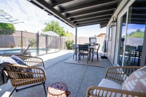 Outdoor dining - 2-bedroom house in awesome Aguadilla with cool AC (Aguadilla)