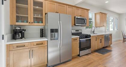 Fully Renovated 2-bedroom house near downtown in charming Redlands
