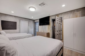 10 bedrooms, desk, iron/ironing board, free WiFi - 10BD/10BA Contemporary Japanese Villa (Las Vegas)