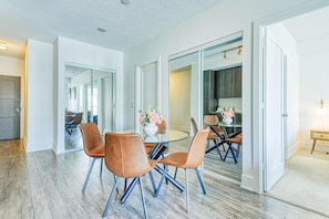 Appartement, uitzicht op stad | Dineren