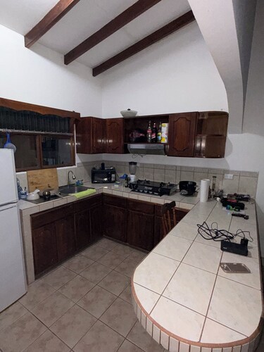 Cozy 1-bedroom bed & breakfast in serene Quepos with AC