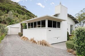 Exterior - Pīwakawaka | Coastal Retreat for Families & Friends | Waipatiki Beach (Tangoio)