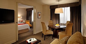 Deluxe Suite - Cambridge Suites Toronto Downtown (Toronto)