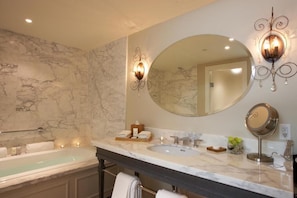 Double Room, Balcony, Courtyard View | Bathroom - The Ivy at Verity Queen East Boutique (Toronto)