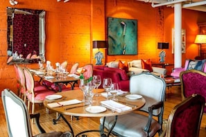 Dining - The Ivy at Verity Queen East Boutique (Toronto)