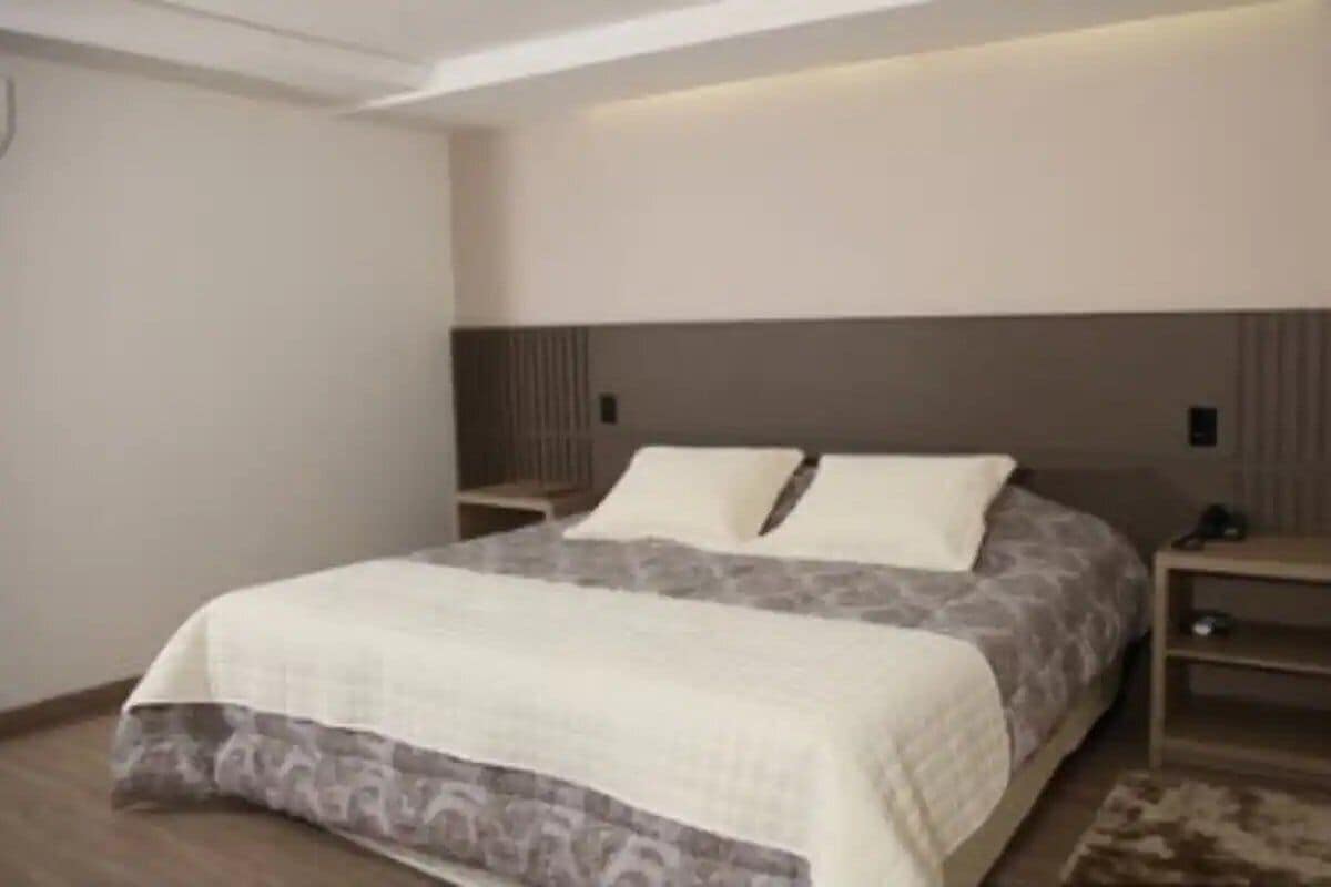 Ferros/tábuas de passar roupa, Wi-Fi de cortesia, roupa de cama