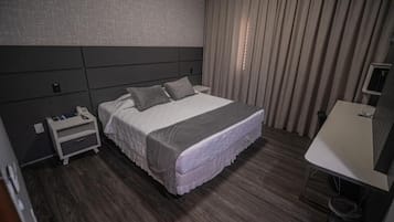WiFi (無料)、ベッドシーツ