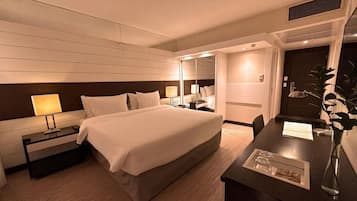 WiFi (free), bed sheets