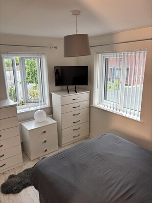 Unclassified image, 4 of 26, button - Dutchy’s Gest house sleeps 5 hot tub and steam room 2 car parking space (Liverpool)