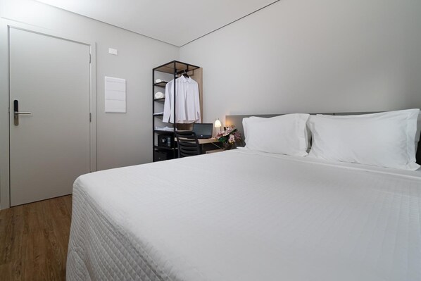 Room - Experience Comfort in São Paulo's Urban Escape for Solo Travelers (São Paulo)