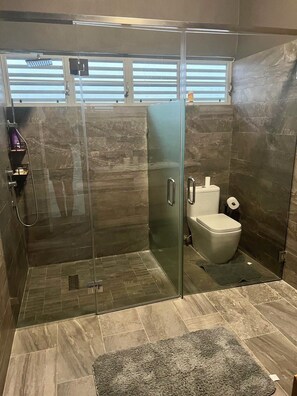 Towels, soap, toilet paper - Vrbo Property (Tierras Nuevas Poniente)