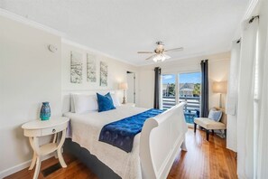3 bedrooms, iron/ironing board, WiFi, bed sheets - Sun Rays Retreat - Hot Tub - Walk to the Beach - Pet Friendly - Sleeps 10 (Panama City Beach)