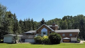 Exterior - Lone Pine Cabin • Private Lakefront, Dock, Firepit • Big Yard • Sleeps 14 (Gainford)