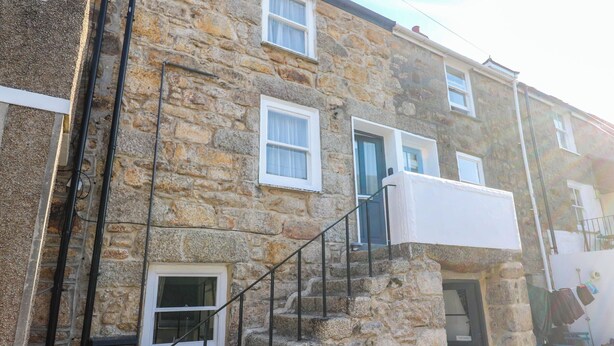 Exterior - TOP DECK, pet friendly, character holiday cottage in St Ives (St. Ives)