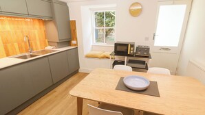 Dining - TOP DECK, pet friendly, character holiday cottage in St Ives (St. Ives)