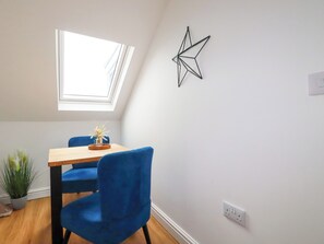 Unclassified image, 5 of 18, button - INFINITE HORIZON, romantic, country holiday cottage in Carbis Bay (St. Ives)