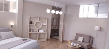 Ropa de cama de alta calidad y minibar 