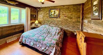 Ravenwood... 6 Bedrooms with New Swimming Pool & Hot Tub