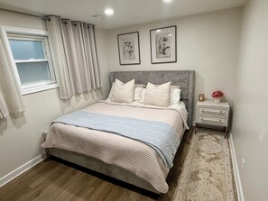 Unclassified image, 2 of 14, button - Charming 2-bedroom apartment in Alsip, full amenities workspace (Alsip)