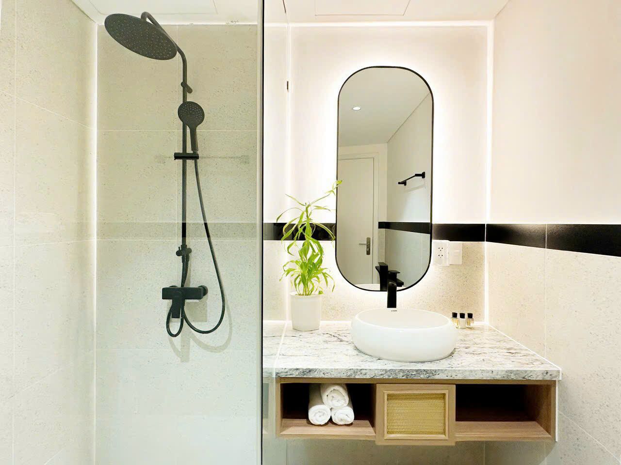 Chambre Double Standard, plusieurs lits, vue plage | Salle de bain