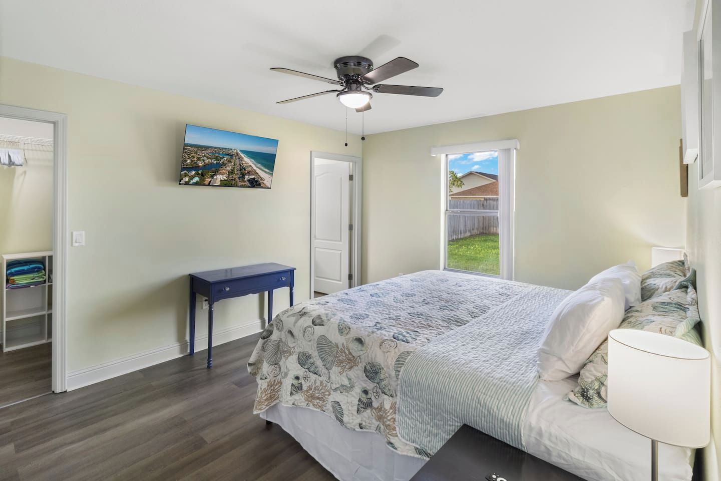 3 bedrooms, iron/ironing board, travel crib, WiFi (free)