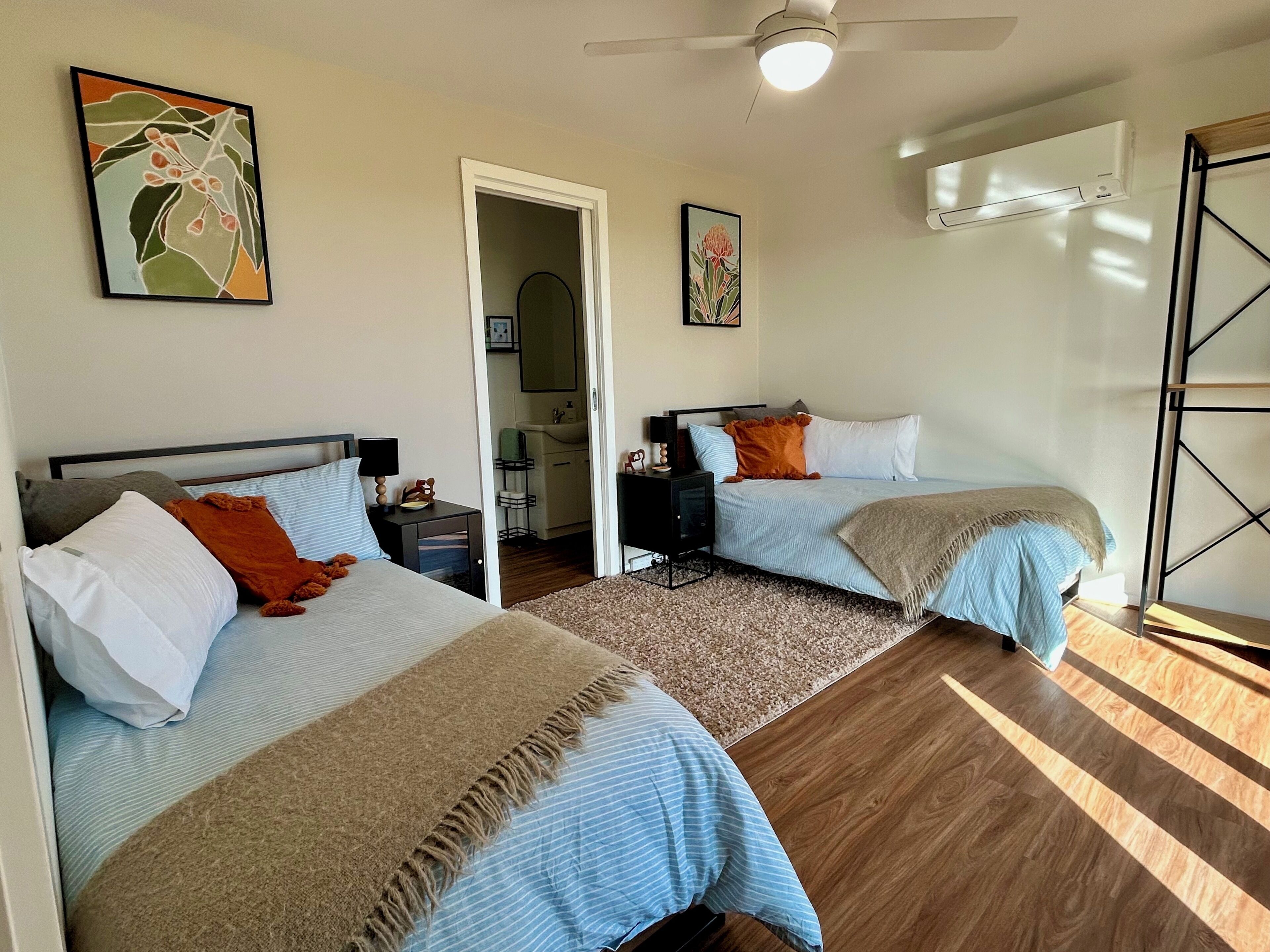 2 chambres, fer et planche à repasser, Wi-Fi gratuit, draps fournis