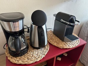 Kaffe og/eller kaffemaskine