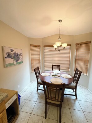 Dining - 2-bedroom house in Active Adult Golf Course Community in Chandler (Chandler)