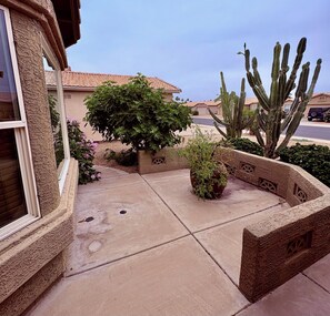 Exterior detail - 2-bedroom house in Active Adult Golf Course Community in Chandler (Chandler)