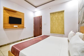 Desk, laptop workspace, blackout curtains, soundproofing - Hotel Shagun (Rohtak)
