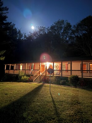 Exterior - Sweet Fern Farms Artesian Spring & Country Getaway (Saluda)
