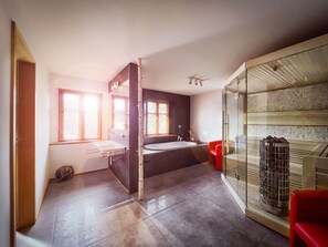 Spa - Vacation Rental in a Half-Timbered House with a Sauna & Pool (Buschvitz)