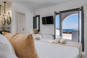 Room - Amethyst Exclusive Suites Oia (Santorini)