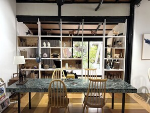 Dining - Vrbo Property (京都市上京区竪社北半町)