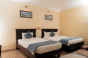 Deluxe Twin Room, City View | Ruang kerja komputer riba, Wi-fi percuma 