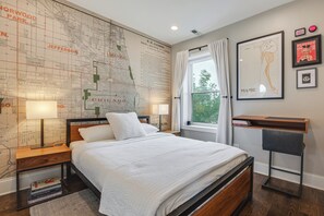 Room - Beautiful Condo in the middle of Andersonville (Chicago)